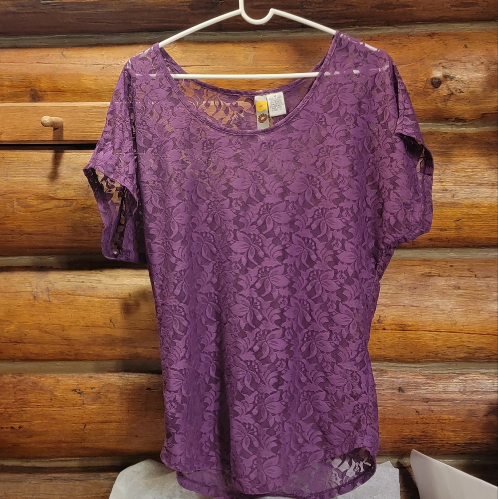 💚2/$10💚Mimi Chica SzM purple sheer floral top
